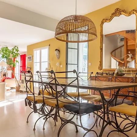 Belle Maison Contemporaine Avec Piscine Holiday home